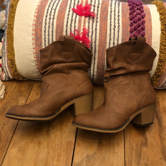 Adorable slouch boots - Picture 10 of 12